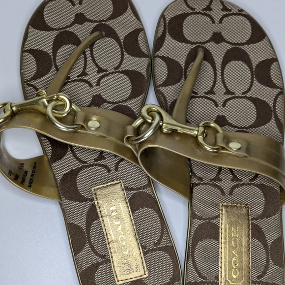 Coach RIKKI Jelly Thong Flat Sandals Brown Gold Coach Logo With Clasp Size 5.5B - Picture 4 of 6